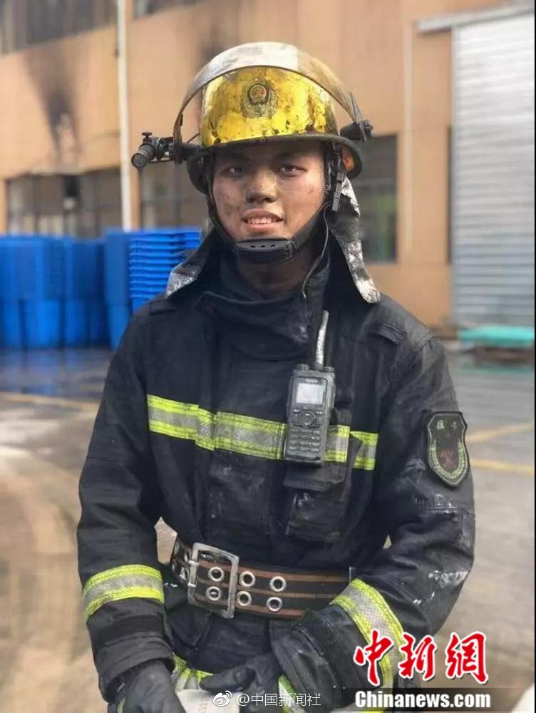 快讯—：指.数午后宽幅震荡 锂电池板块持续走强