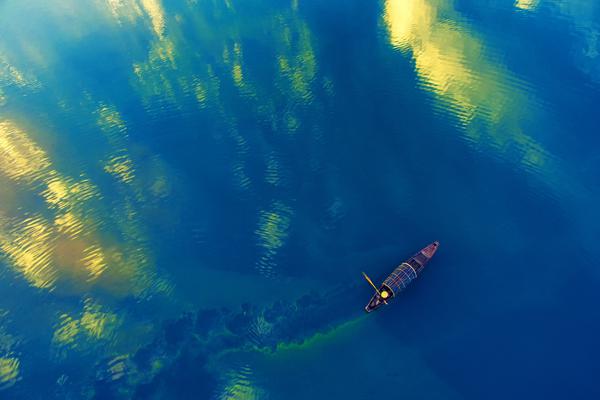 计算机设备行业上市公司财务总监:p<k>：唯一大专学历cfo为华特气体郭湛泉，薪酬仅有36.36万元