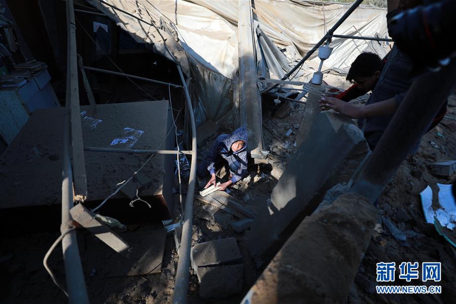 腾<讯>游戏业务三季度{创}纪录，单季海外收入首破200亿元 “苹果税”博弈仍在深水区